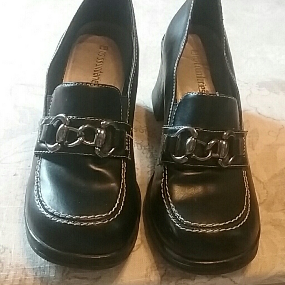 Dress shoe
